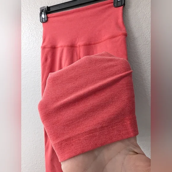 Beyond Yoga Crop Legging - Buttery Soft Space Dye Fabric  - Coral -  Size Small - Picture 4 of 7